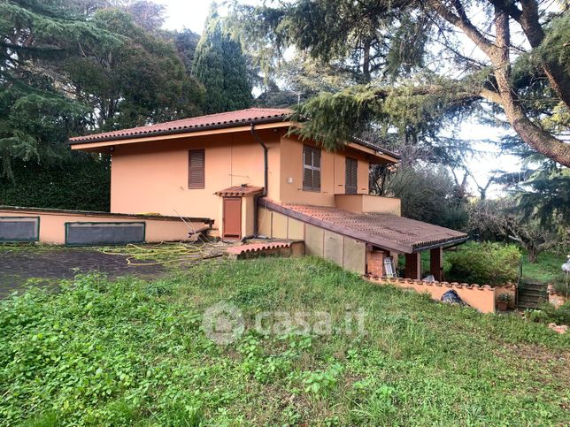 Villa in residenziale in Via Vicinale della Macchia 6
