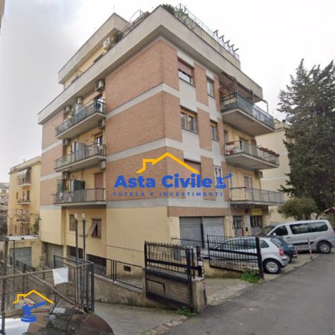 Appartamento in residenziale in Via Alessandro D'Ancona 36