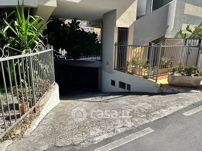 Box/posto auto in residenziale in Via Asse