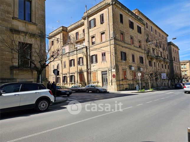 Attivitã /licenza (con o senza mura) in commerciale in Via Duca D'Aosta 2