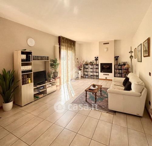 Appartamento in residenziale in Via degli Alpini