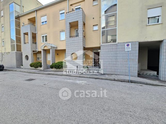 Box/posto auto in residenziale in 