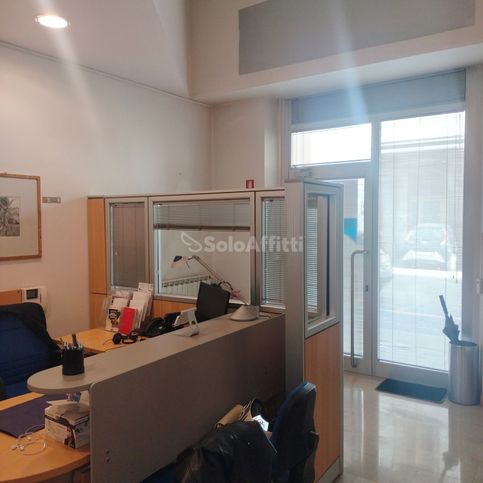 Ufficio in commerciale in 