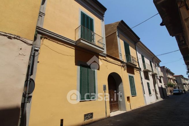 Appartamento in residenziale in Via Filippo Iovara 36
