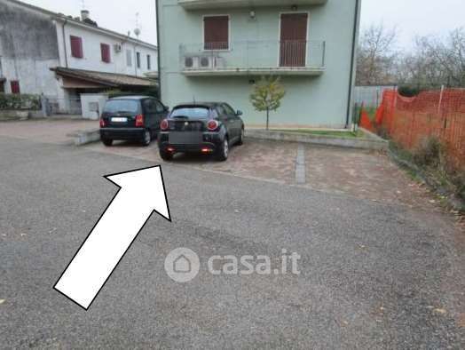 Box/posto auto in residenziale in Via Gentileschi