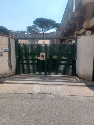 Box/posto auto in residenziale in Via Pomponio Gaurico 48