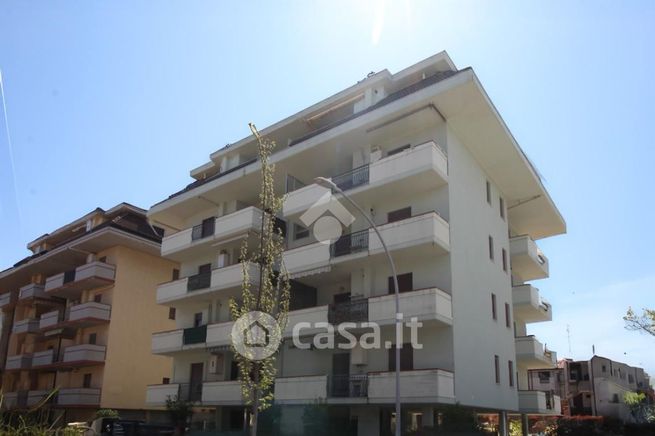 Appartamento in residenziale in Via Flavio Gioia 29