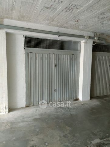 Box/posto auto in residenziale in Via Luigi Zavattaro 10