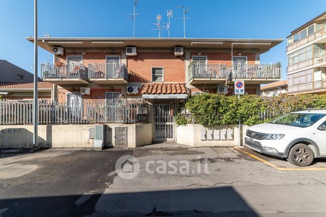 Appartamento in residenziale in Via Gaetano Costa 3