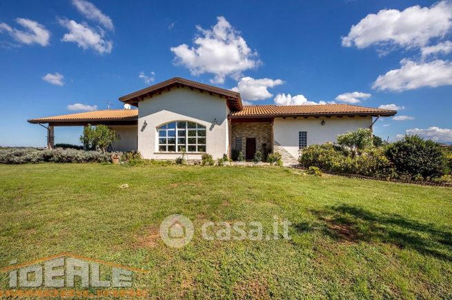 Casa indipendente in residenziale in Via Torre Bruna 87