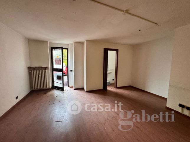 Ufficio in commerciale in Via Talizia 39