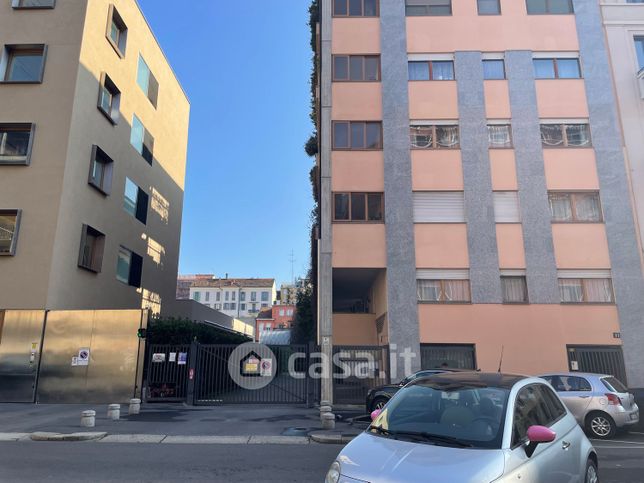 Garage/posto auto in residenziale in Via Vespri Siciliani 11