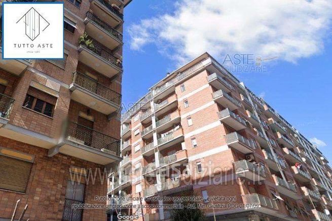 Appartamento in residenziale in Via Eugenio Checchi 51