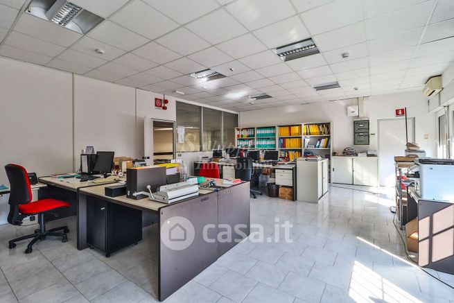 Capannone in commerciale in Via dei Notai