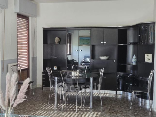 Appartamento in residenziale in Via Comano