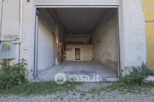 Box/posto auto in residenziale in Lung'Orba Giuseppe Mazzini