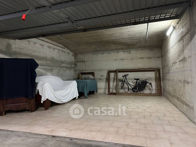Box/posto auto in residenziale in Via Walter Tobagi 22