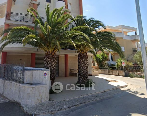 Negozio/locale commerciale in commerciale in Via Conversano