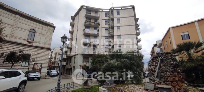 Appartamento in residenziale in Piazza Trieste e Trento 4