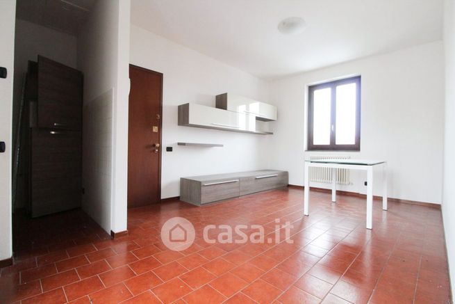 Appartamento in residenziale in Via Monte Bisbino
