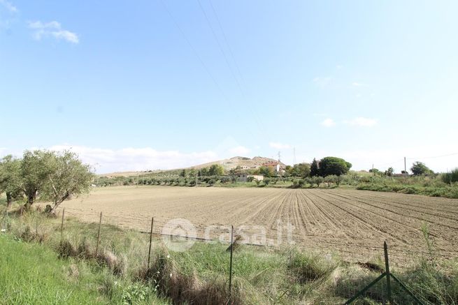 Terreno agricolo in commerciale in Via Vota Pozzo 1