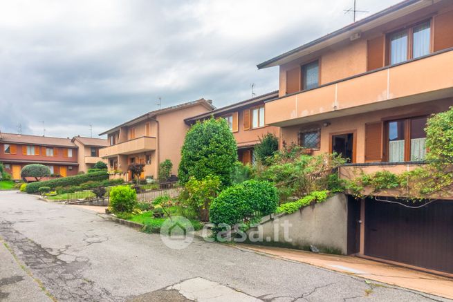 Villetta a schiera in residenziale in Via Giovanni Pascoli 23