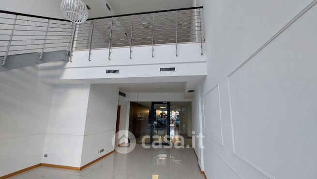 Ufficio in commerciale in Via Ca Silis