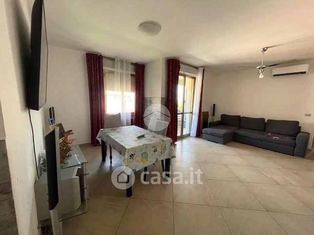 Appartamento in residenziale in Via Col di Lana 42