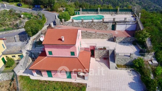 Casa bi/trifamiliare in residenziale in Via Vilmar 13