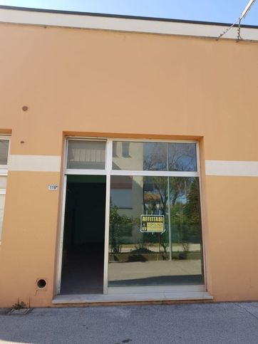Ufficio in commerciale in Via G. Garibaldi 120