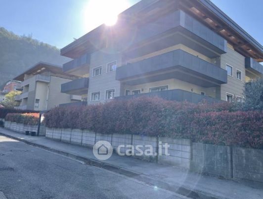 Box/posto auto in residenziale in Viale Duca D'Aosta 9