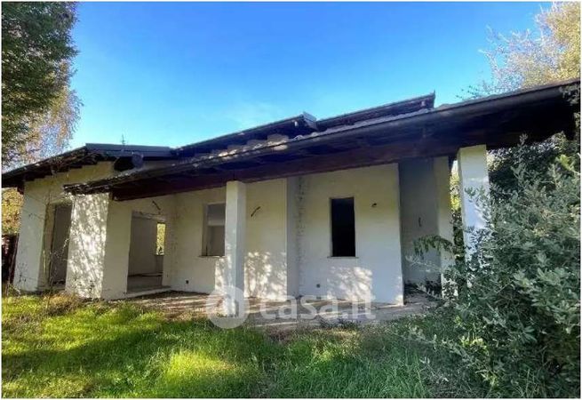 Villa in residenziale in Via Vecchia per Gambolò 87