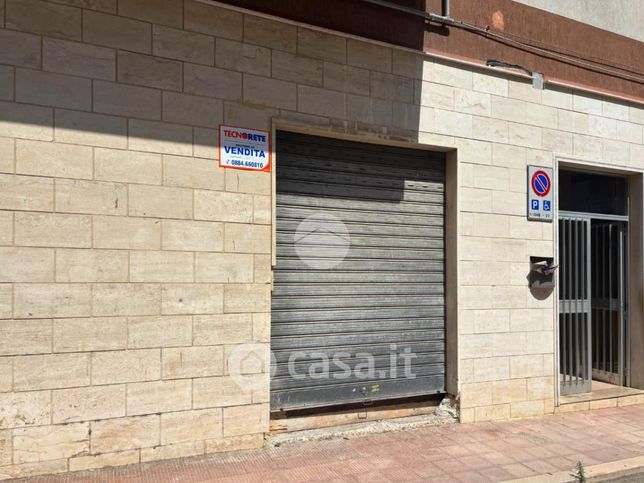 Box/posto auto in residenziale in Via Michele Piccoli 83
