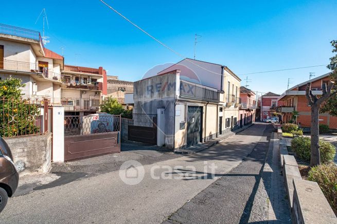 Box/posto auto in residenziale in Via Chiesa Antica