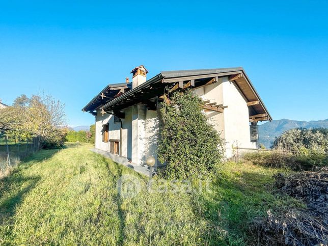 Villa in residenziale in Strada Antonio Manzi 154