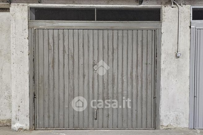 Garage/posto auto in residenziale in Via Ruggero Grieco 48