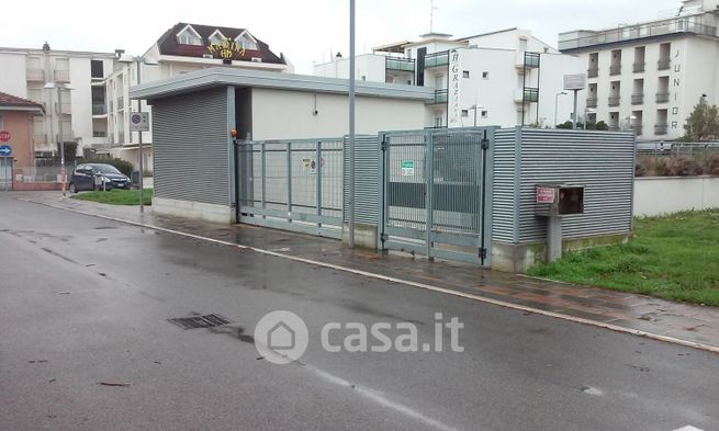 Garage/posto auto in residenziale in Piazzale Sacco e Vanzetti