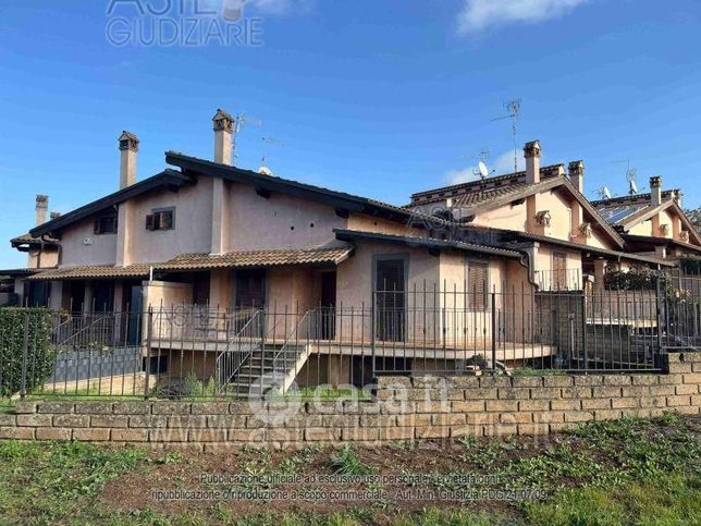 Villetta a schiera in residenziale in Via Sparanise 62