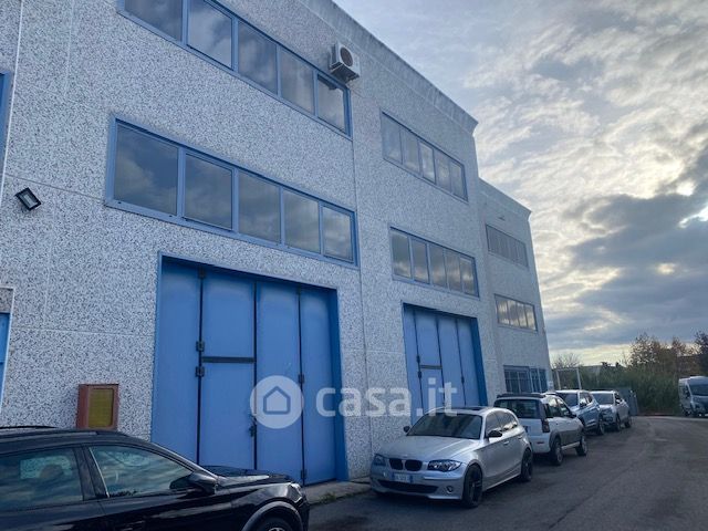 Capannone in commerciale in Via Variante di Cancelliera 2