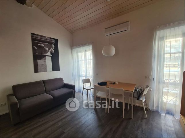 Appartamento in residenziale in Via Domenico Fontana 19