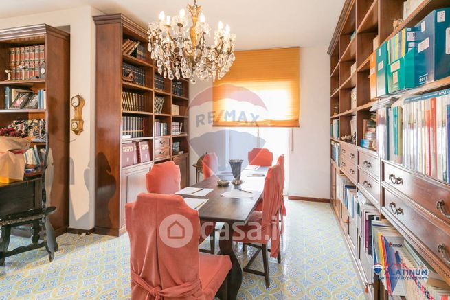 Appartamento in residenziale in Viale San Panagia 136