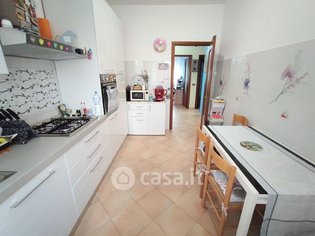 Appartamento in residenziale in Via Circonvallazione 66