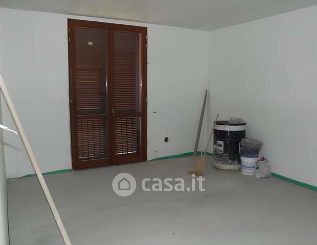 Ufficio in commerciale in Via Milano 63