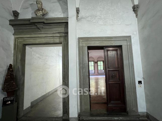 Ufficio in commerciale in Via Maggio