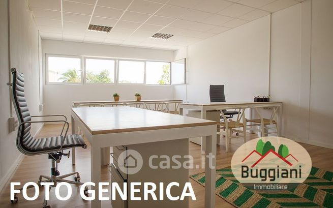 Ufficio in commerciale in 