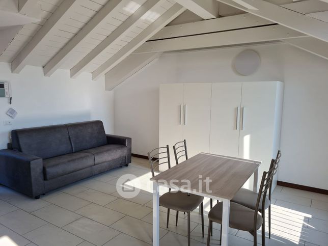 Appartamento in residenziale in Via Cascine 18