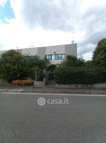 Capannone in commerciale in Via Cagliari