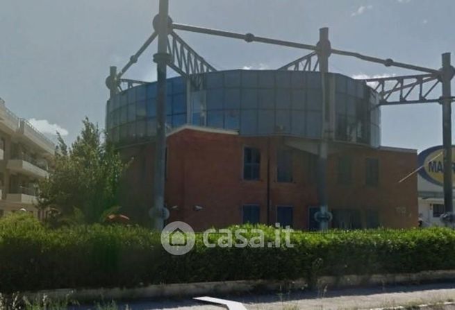 Ufficio in commerciale in Viale degli Aviatori