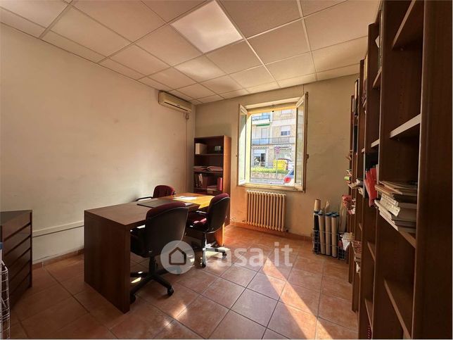 Ufficio in commerciale in Via delle Grazie 122