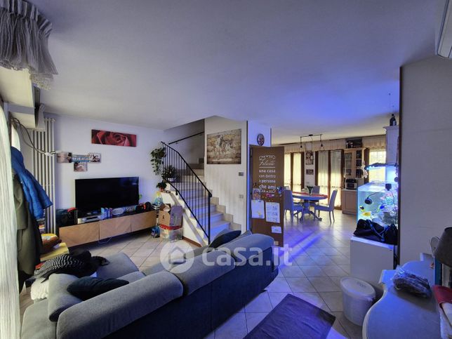 Villetta a schiera in residenziale in Via Butterfly